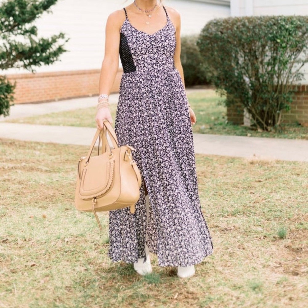 Angie BNWT - Smocked Daisy Print Maxi Dress - Large